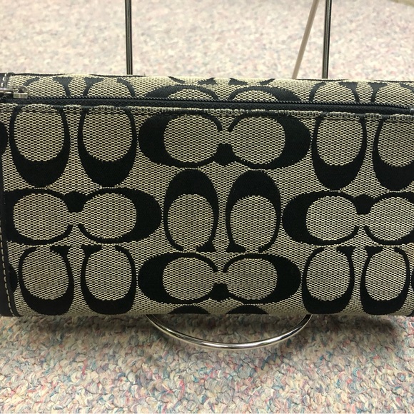 Coach Black and Cream Signature Wallet - Picture 2 of 5